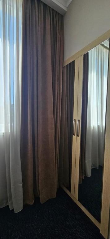 Foto dalla galleria di Cruise Hotel a Tbilisi City