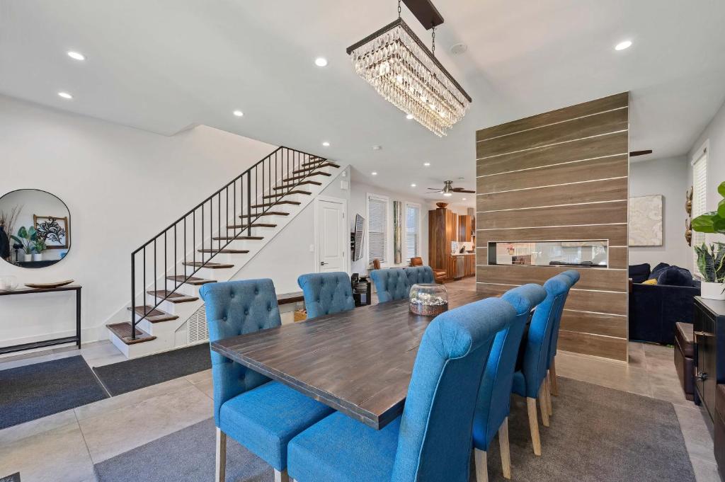 Posezení v ubytování Wicker Park 6bd 4ba, Steps from CTA, Parking Incl home