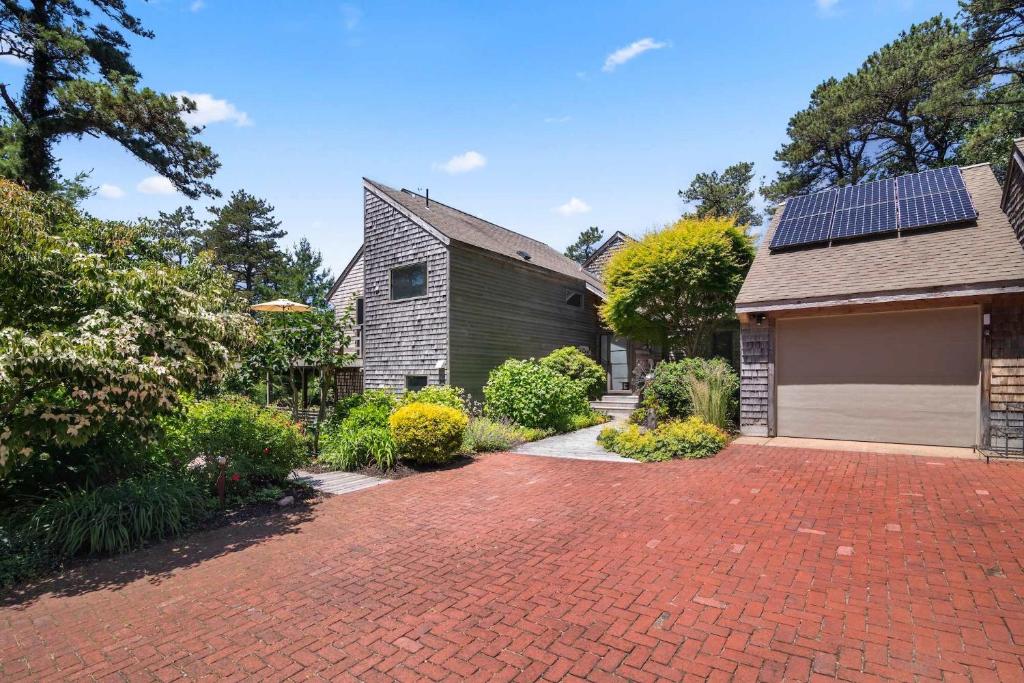 Κήπος έξω από το Serene Gardens 2 Miles to Beaches