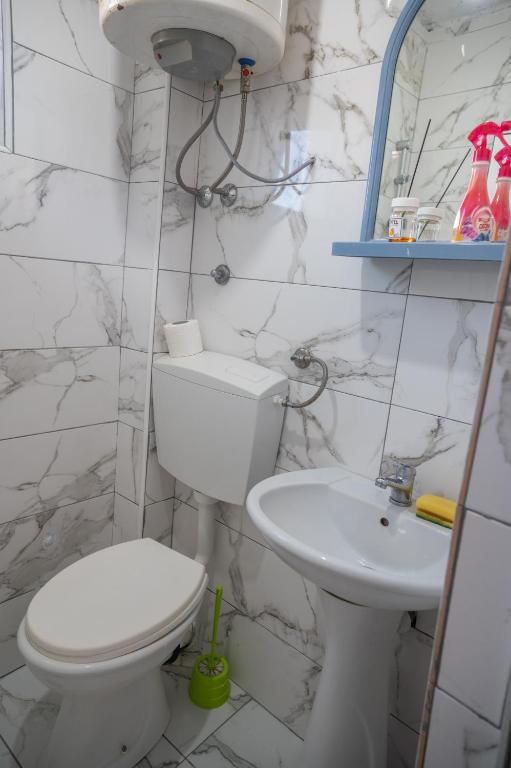 Koupelna v ubytování Apartmani Medovic