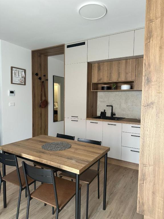 Apartment V