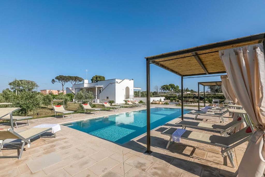 Bazén v ubytování Villa Elysium With Pool And Garden - Happy Rentals nebo v jeho okolí