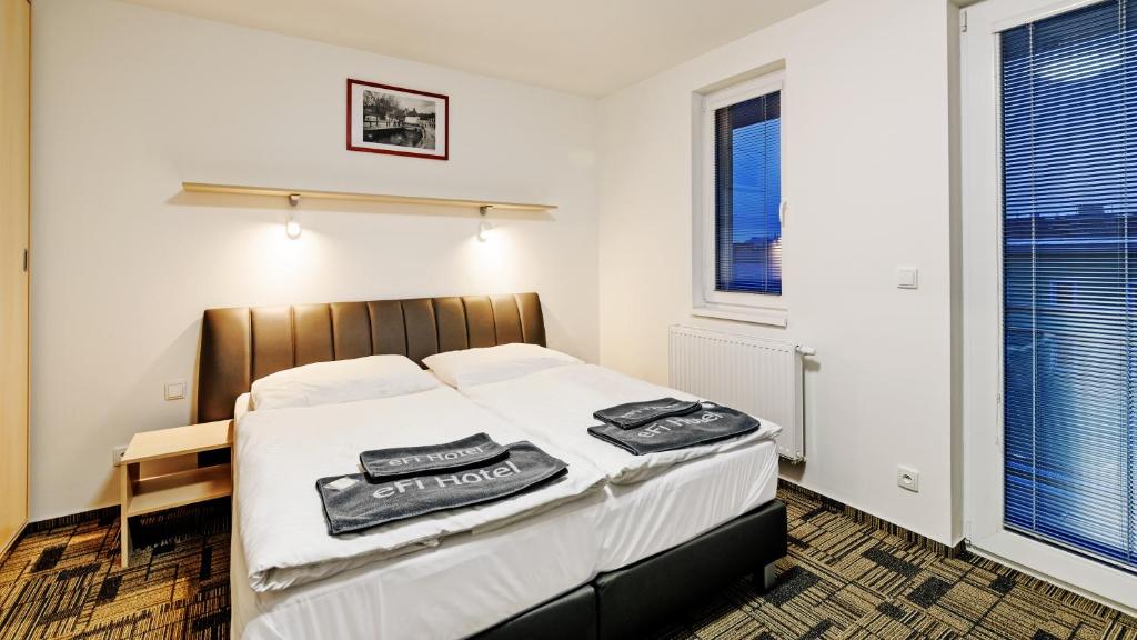 
Junior Executive with Terrace
