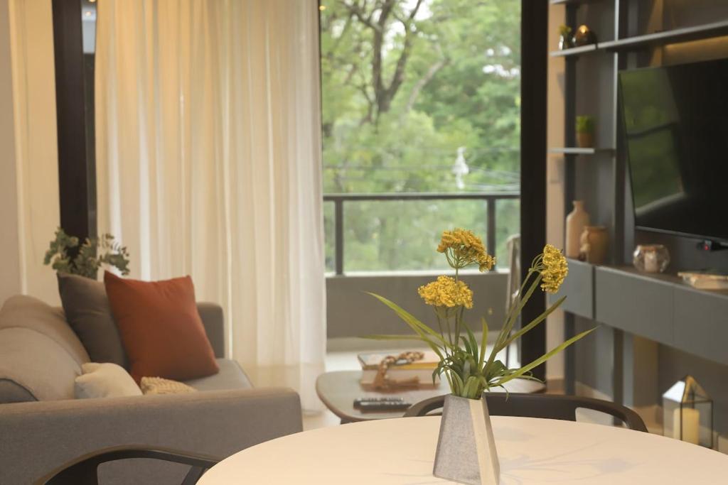 Atpūtas zona naktsmītnē Beautiful apartment, fully equipped