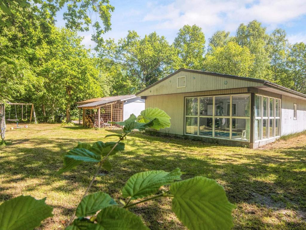 Zahrada ubytování 10 person holiday home in Glesborg-By Traum