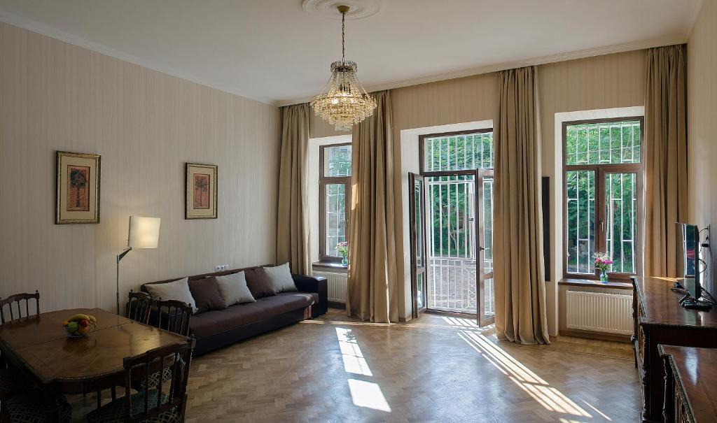 Ruang duduk di TiflisLux Apartment - Chaikovski