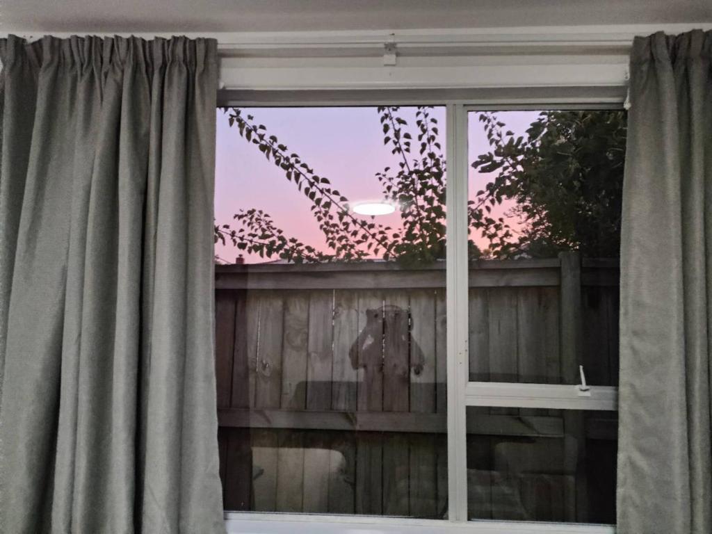 Small 3 bedroom Garden Chalet B - Resim 10