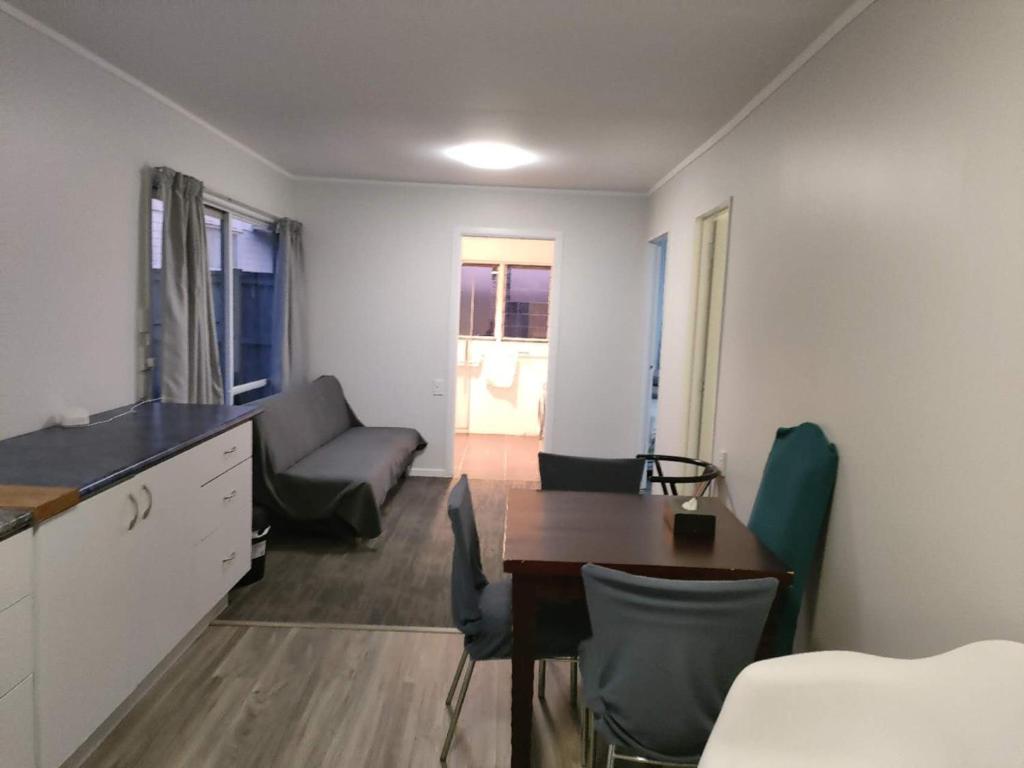 Small 3 bedroom Garden Chalet B - Resim 13