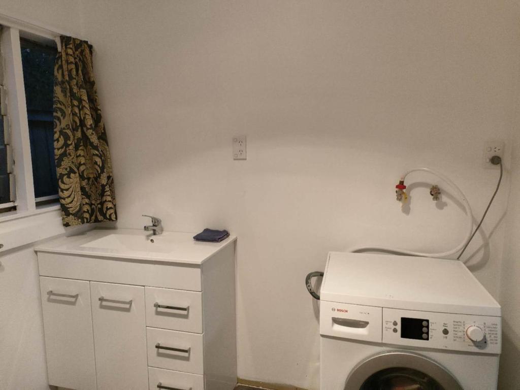 Small 3 bedroom Garden Chalet B - Resim 5