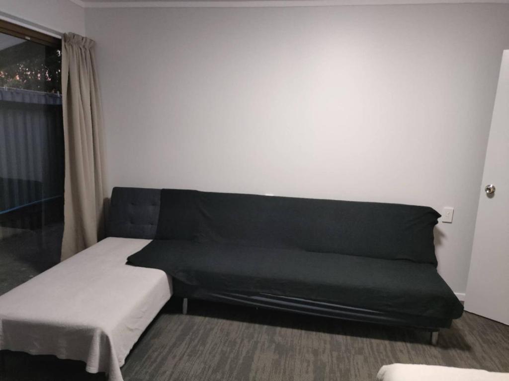 Small 3 bedroom Garden Chalet B - Resim 21