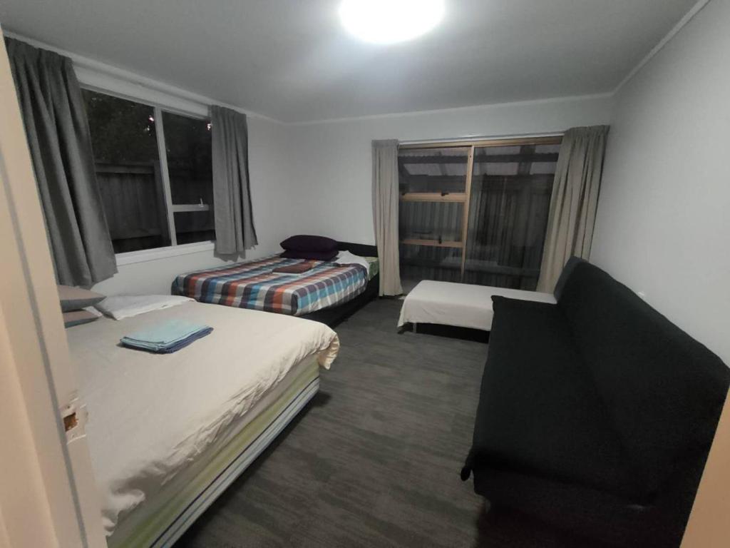 Small 3 bedroom Garden Chalet B - Resim 22