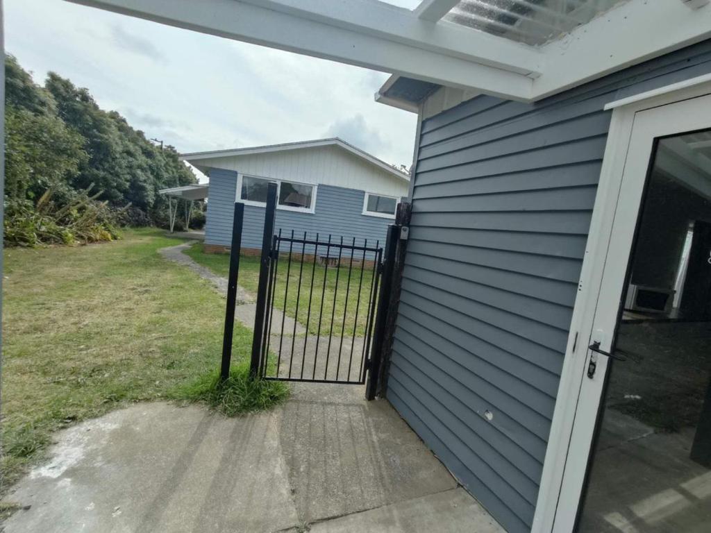 Small 3 bedroom Garden Chalet B - Resim 23