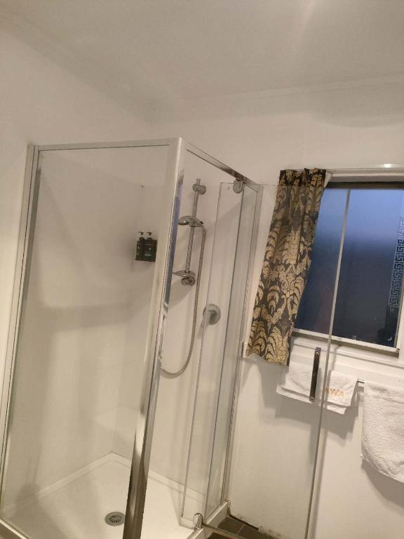 Small 3 bedroom Garden Chalet B - Resim 24