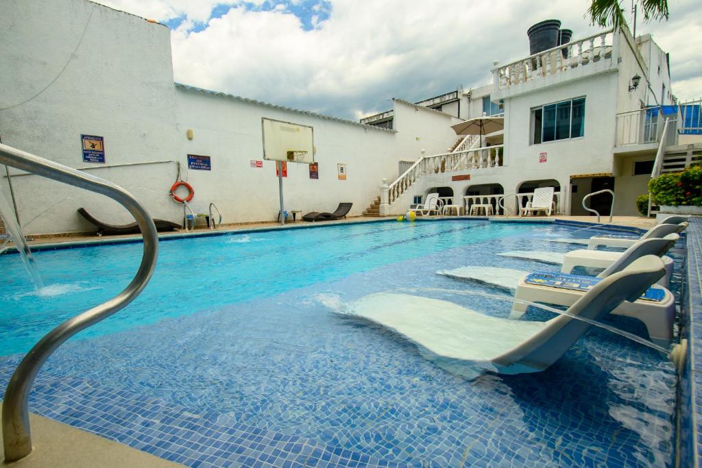 Bazén v ubytování Hotel Villeta Suite SPA nebo v jeho okolí