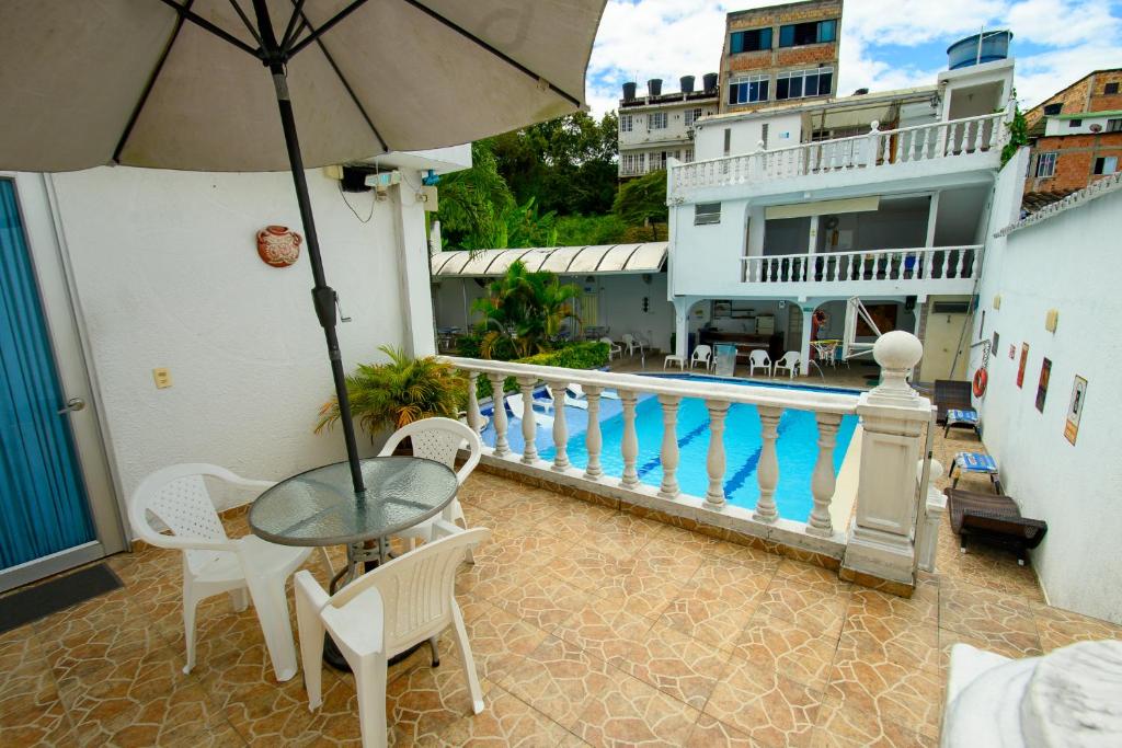Bazén v ubytování Hotel Villeta Suite SPA nebo v jeho okolí