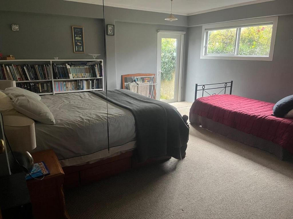 6 bedrooms, Close to rowing, Velodrome, field days - Resim 12