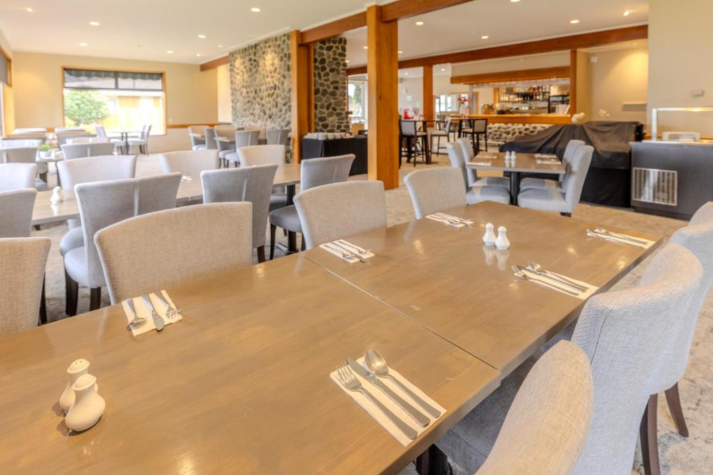 Restaurace v ubytování Kingsgate Hotel Te Anau