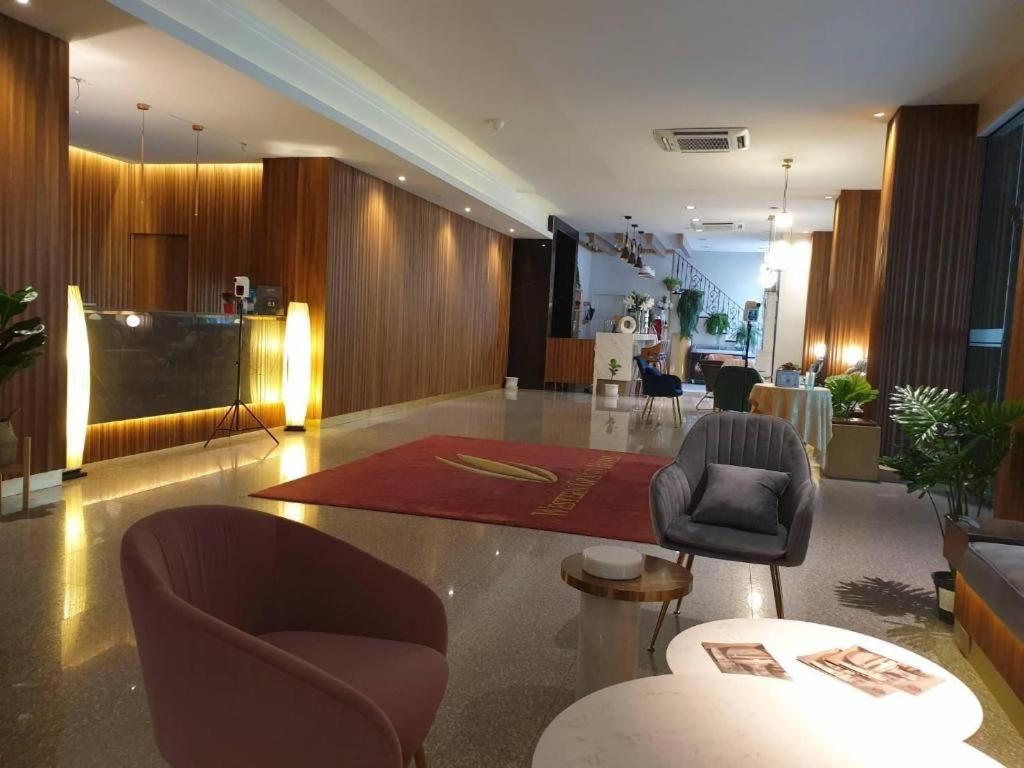 Posezení v ubytování Western Grand Hotel Ratchaburi
