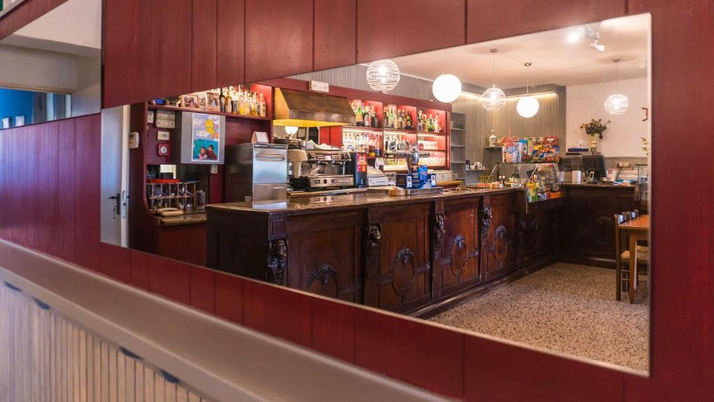Lounge nebo bar v ubytování Ristorante Albergo Al Donatore