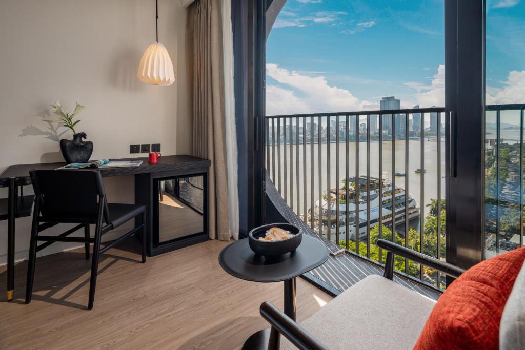 Phòng Deluxe Giường Đôi/2 Giường Đơn Nhìn Ra Sông