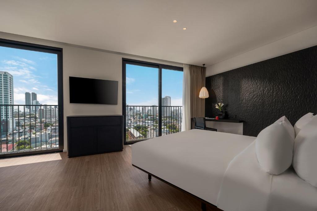 Grand Suite with Balcony and River View - Free minibar per stay