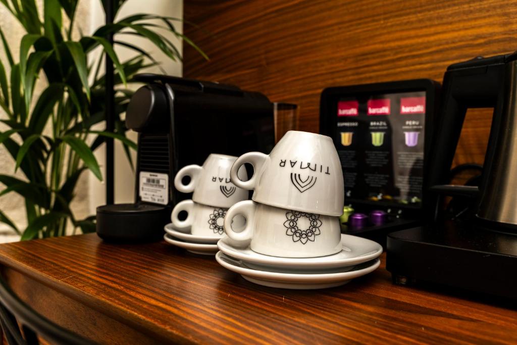 Příslušenství pro přípravu čaje a kávy v ubytování Heritage Hotel Maskovica Han