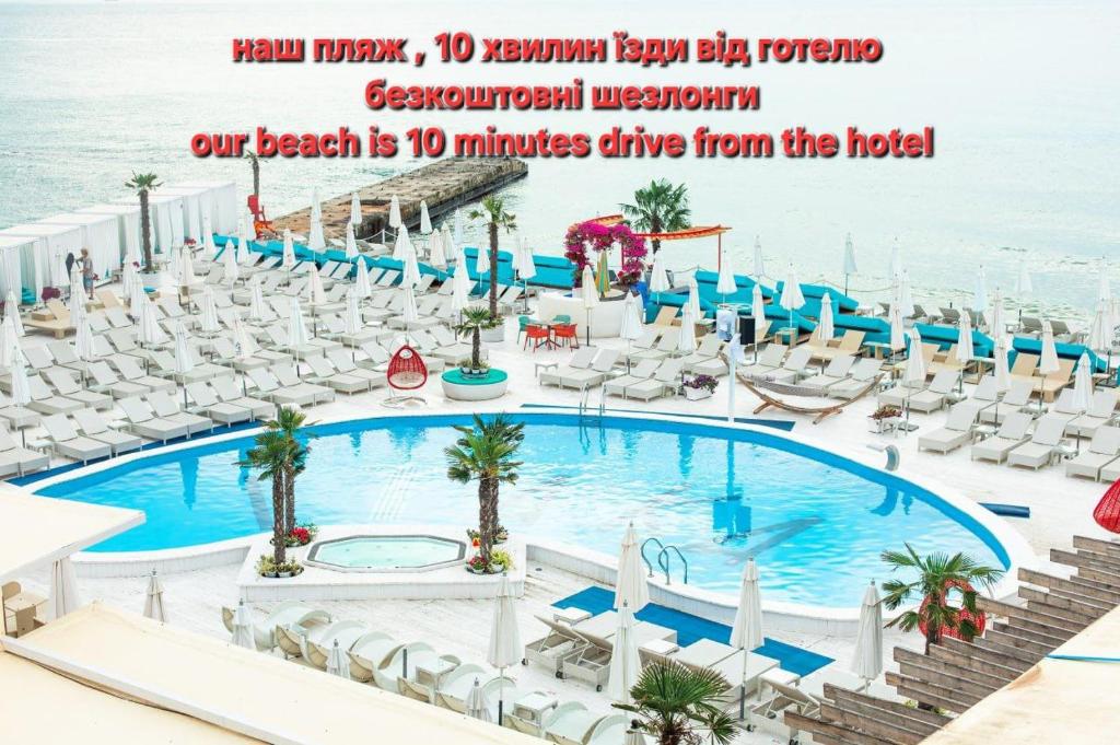 Bazén v ubytování Hotel Palladium nebo v jeho okolí