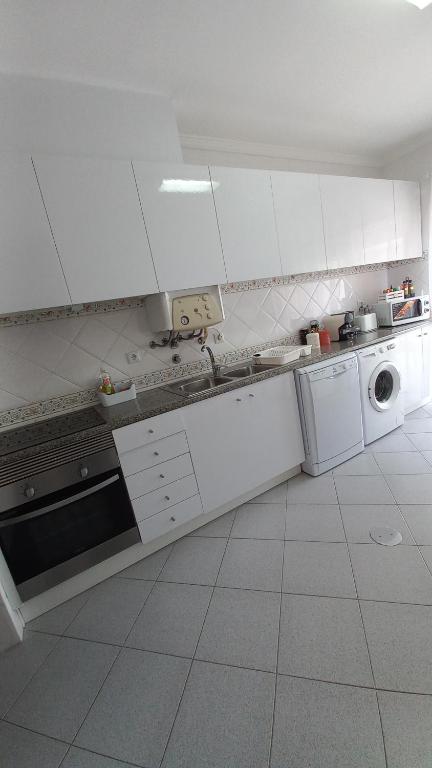 Kuchyň nebo kuchyňský kout v ubytování Barra Atlântica Apartment 1