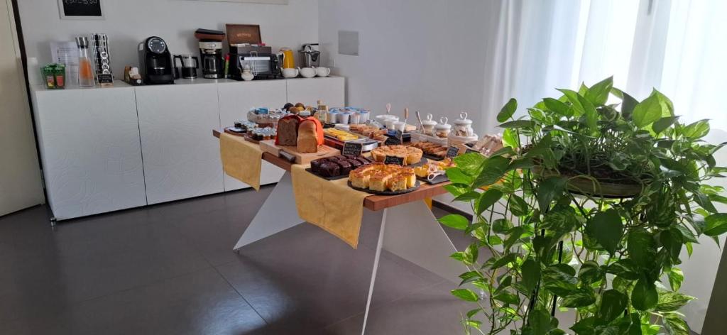 Jedlo v ubytovaní bed & breakfast alebo blízkom okolí