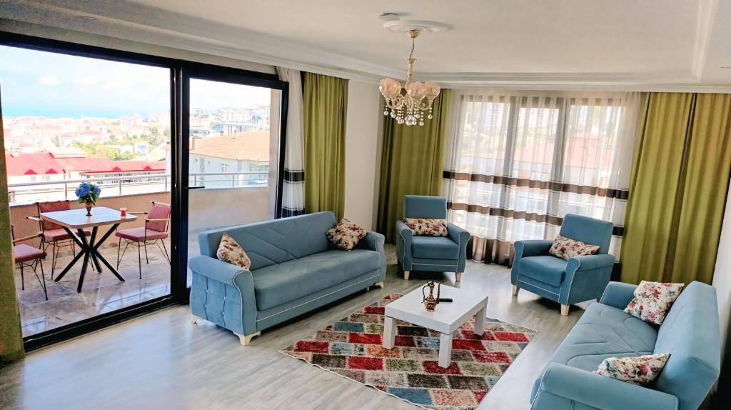 Χώρος καθιστικού στο ADEN KAR suite