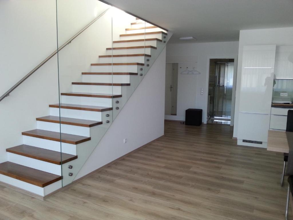 Fotografie z fotogalerie ubytování PENTHOUSE Griemann 2 für max 4 Personen mit eigener großer Dachterrasse zum Relaxen! v destinaci Illmitz