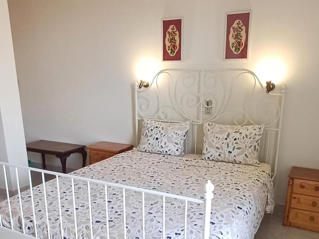 Postel nebo postele na pokoji v ubytování FLORA STUDIOS CORFU - Adults only