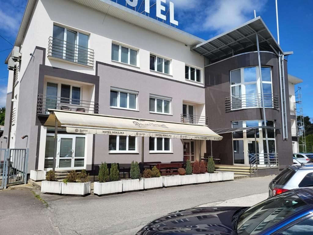 Budova, kde se hotel nachází