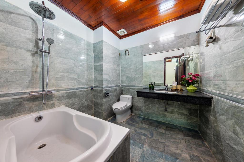 Koupelna v ubytování Hanoi Posh Boutique Hotel