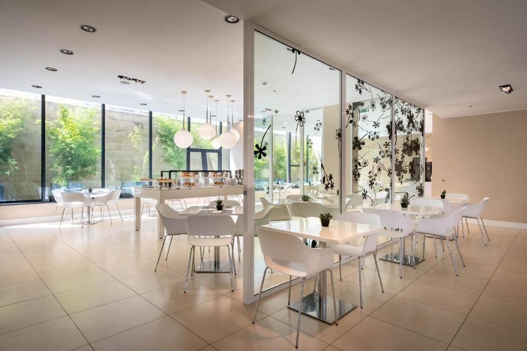 iH Hotels Milano Watt 13 - Resim 4