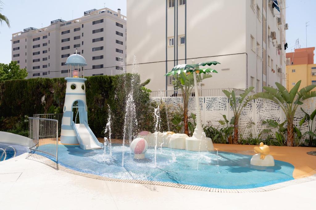 A piscina localizada em Hotel RH Arena - Todo Incluido ou nos arredores