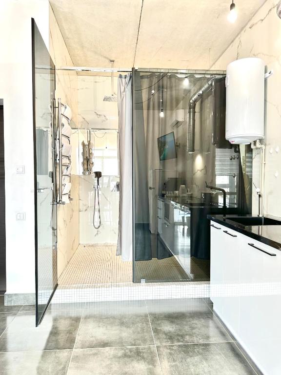 Designer apartments with a coffee machine in the city center фото 3