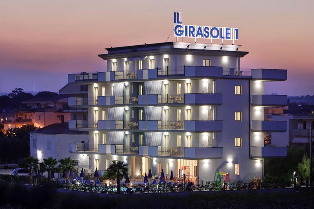 Budova, kde se aparthotel nachází