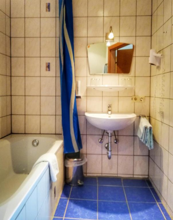 Bany a Familie Zuser Hotel Garni