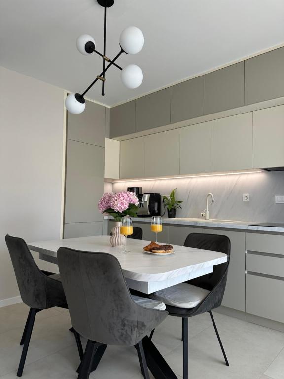 Božur-a modern and comfy place - Housity