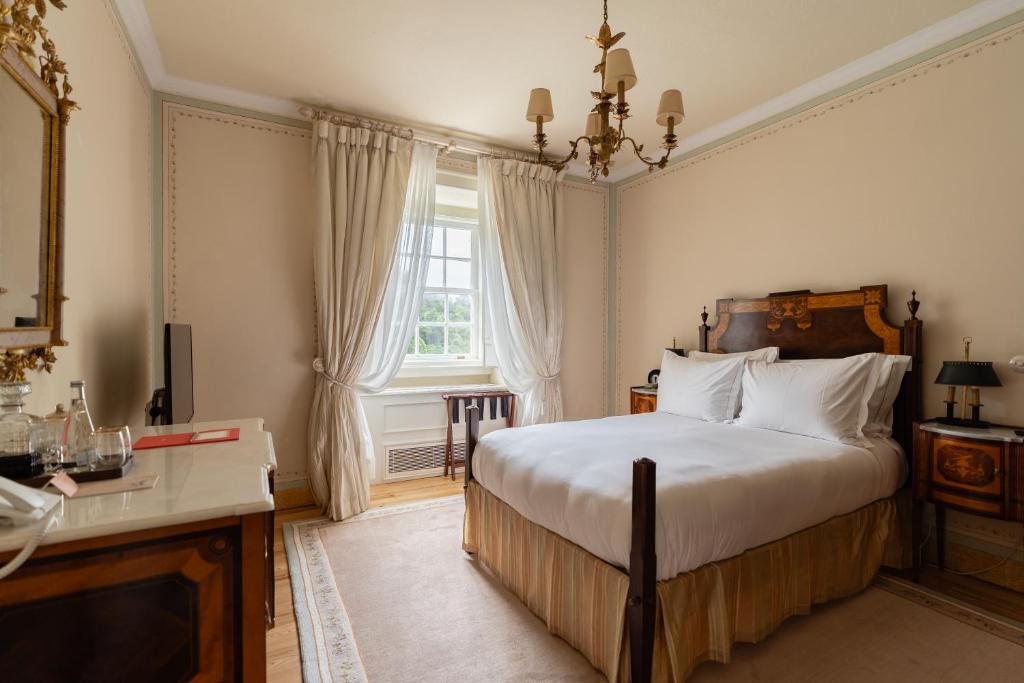 Cama ou camas em um quarto em Valverde Sintra Palácio de Seteais - The Leading Hotels of the World