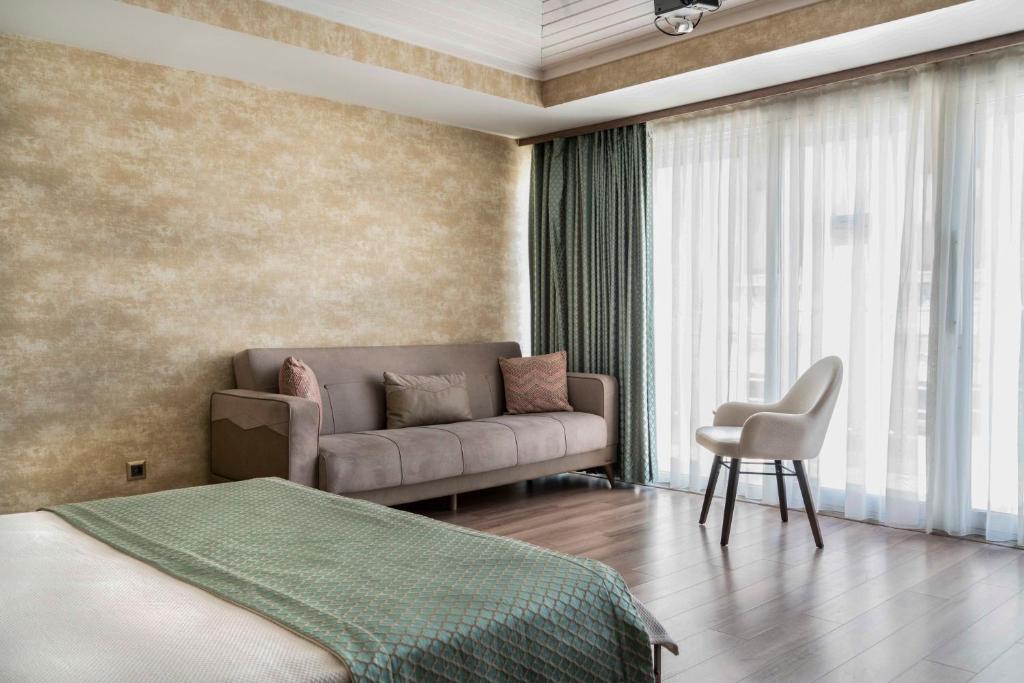 Castle Franco Suites - 4