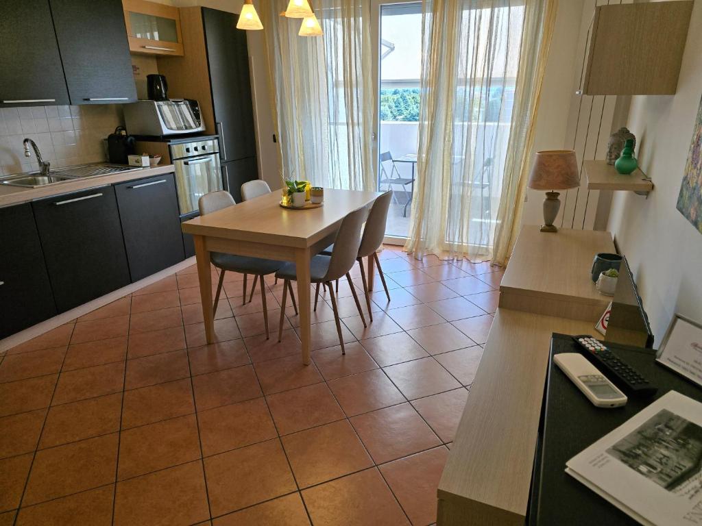 Kuchyň nebo kuchyňský kout v ubytování Aurora's Home