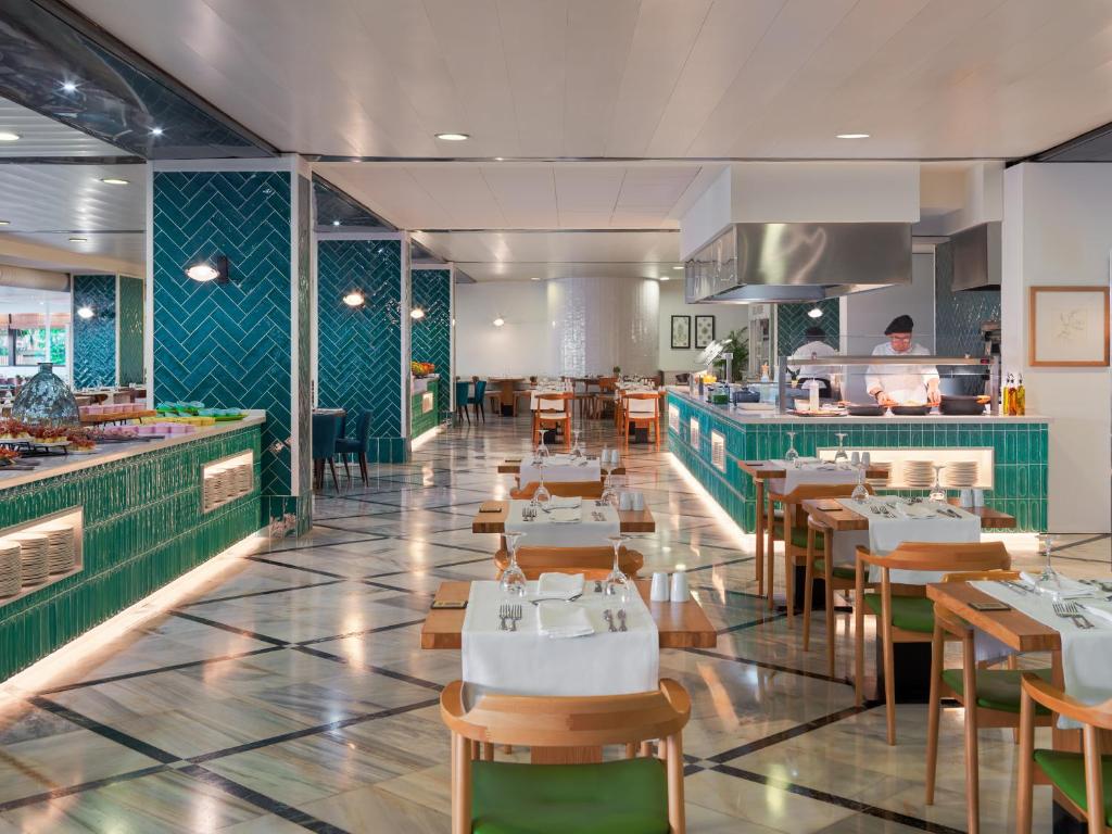 Restaurace v ubytování H10 Cambrils Playa