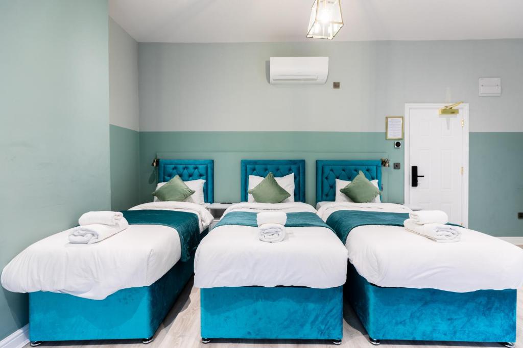 
Standard Triple Studio
