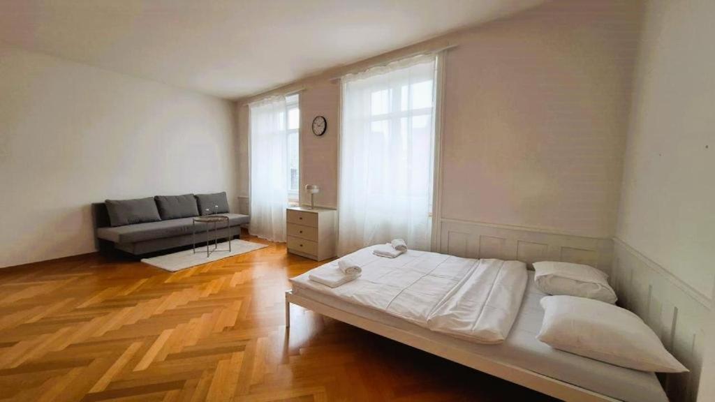 Amazing Apartments, heart of Zurich Old Town Glocken - Self Checkin - Resim 9