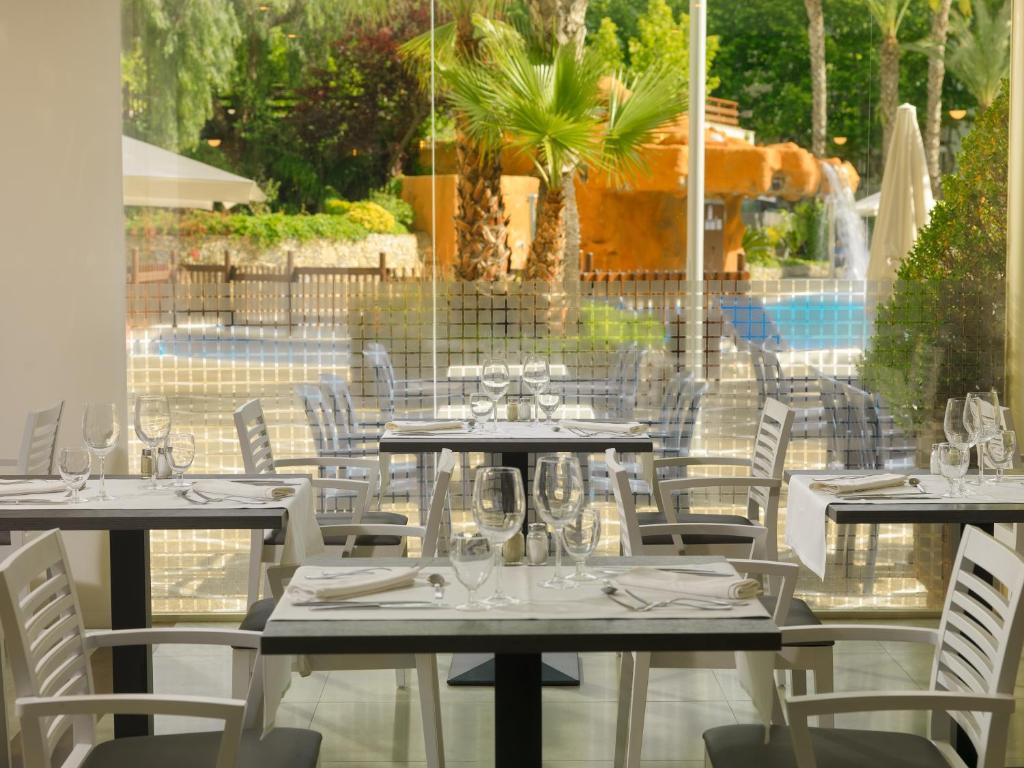 Piscina en o cerca de H10 Salou Princess