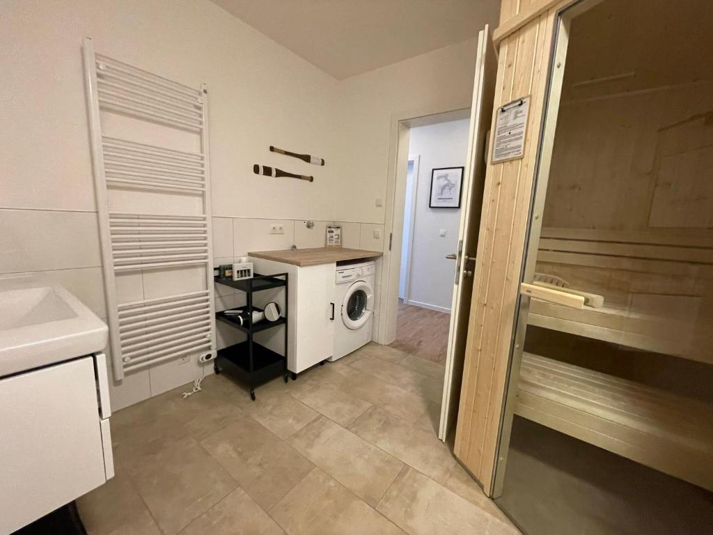 Kuchyň nebo kuchyňský kout v ubytování Vinkennest am Diemelsee - Sonnenweg 44 - Kinderfreundliche Ferienwohnung mit Sauna, Terrasse, Garten und Seeblick! Bitte den gewünschten Zeitraum trotz fehlender Preise im Kalender auswählen!