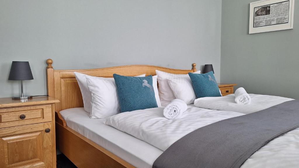 Postel nebo postele na pokoji v ubytování Hotel Roß
