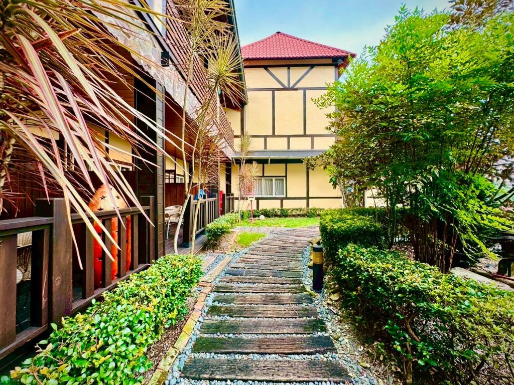 Κήπος έξω από το Yue Ya Villa